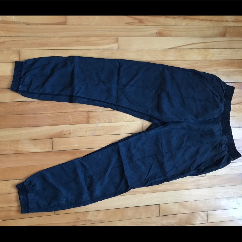 Lululemon pants - Everyday - Picture 2 of 2